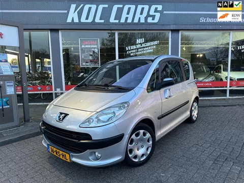 Peugeot 1007 1.6-16V Gentry